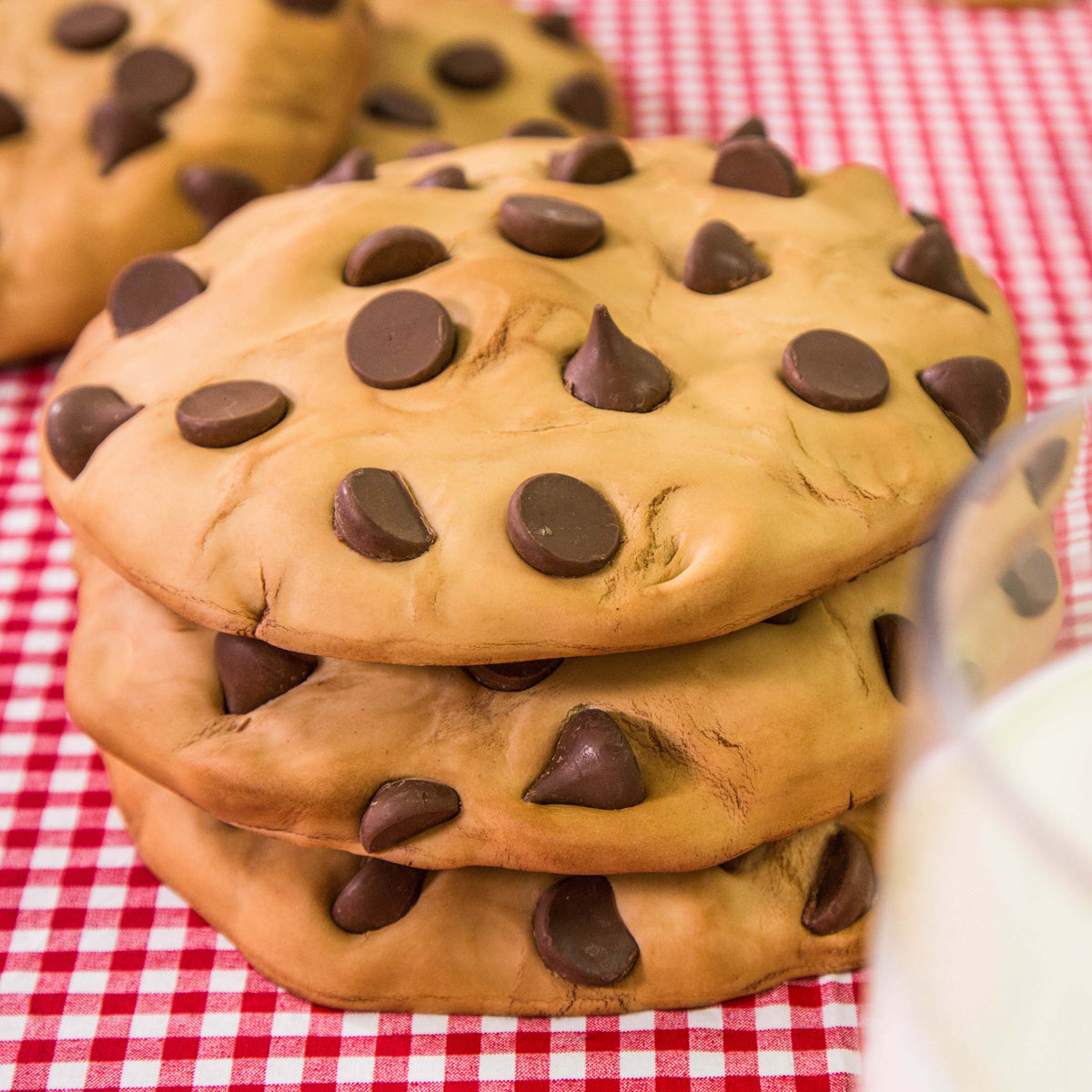 Giant Chocolate Chip Cookie Cakes – HOW TO CAKE IT