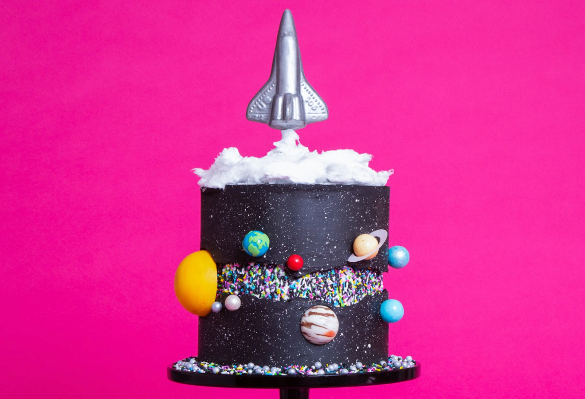 How to Airbrush a Space/Galaxy Cake Tutorial! 